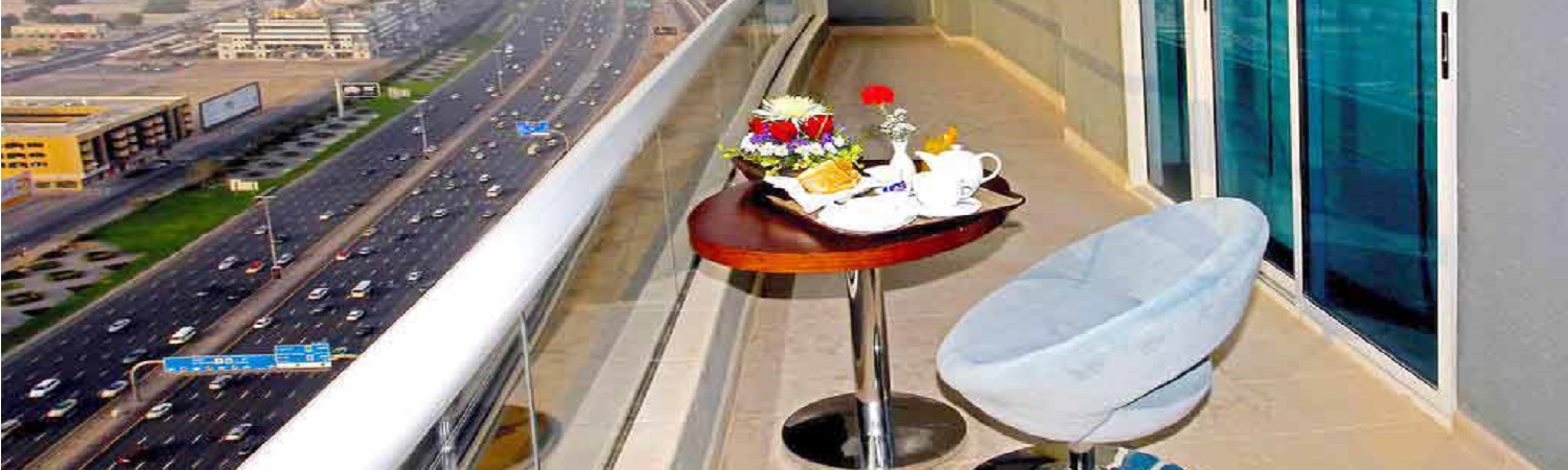 Premiere Apartment mit 2 Schlafzimmern und Blick auf die Sheikh Zayed Straße | City Premiere Deluxe Hotel Apartments